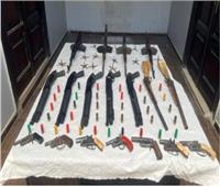 الأمن العام يضبط 41 متهمًا و44 قطعة سلاح ناري في حملة بأسيوط