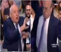 شجار بالأيدي على الهواء بين وزير لبناني سابق وصحفي 