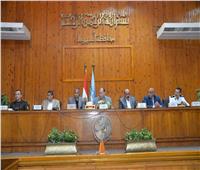 محافظ أسيوط يعلن الموافقة على تخصيص قطع أراضي لإقامة سوق بقرية الزرابي ومدرستين 