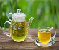 أبرزها الشاي الأخضر.. تعرف على الأطعمة التى يفضل تناولها لحماية بشرتك