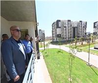 وزير الإسكان يتفقد الوحدات السكنية بمشروع «جنة» في الشيخ زايد