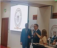 سفير كازاخستان يهدي وزير السياحة هدية دولية بسبب ترميم مسجد الظاهر بيبرس    