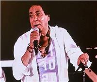 محمد منير يفتتح حفله بمهرجان العلمين بأغنية «الرزق على الله»