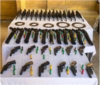 الأمن العام يضبط 31 متهمًا و38 سلاحا ناريا في حملة بأسيوط