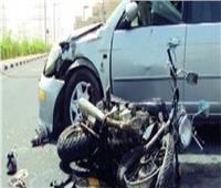  إصابة شخصين في حادث تصادم سيارة بدراجة بخارية بأكتوبر 
