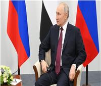 الرئيس الروسي يجري محادثة هاتفية مع نظيره الأوزبكستاني