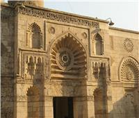 مسجد الأقمر.. تحفة تاريخية بـ«شارع المعز»| صور