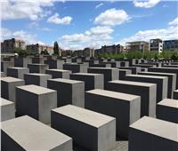 إحراق نصب تذكاري في برلين لضحايا عمليات ترحيل اليهود