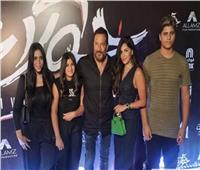 ماجد المصري وعائلته في العرض الخاص لفيلمه الجديد «خمس جولات»