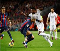 برشلونة يعلن إصابة مدافع الفريق قبل مواجهة قادش