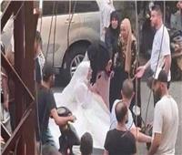 لحظات تمزق القلب.. عروس لبنانية تنهار بعد مقتل أخاها في الزفاف