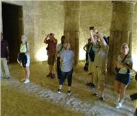  وفد سياحي متعدد الجنسيات يزور المناطق الأثرية بالمنيا