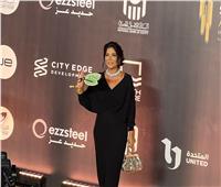 مني زكي تفوز بجائزة أفضل ممثلة في مهرجان القاهرة للدراما