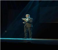 مدحت العدل يقدم مسرحية تشارلي في افتتاح مهرجان القاهرة الدولي للمسرح التجريبي