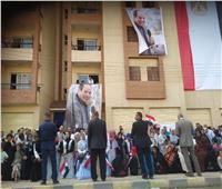 أهالي قرية سدس الأمراء ببني سويف يحتشدون لاستقبال الرئيس السيسي | صور وفيديو