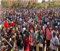 الآلاف يتظاهرون في بوركينا فاسو للمطالبة بدستور جديد