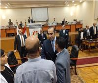 مدير حملة السيسي يغادر مقر «الوطنية للانتخابات» بعد تسليمه أوراق الترشح