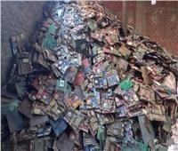 ضبط 33 طنًا من النفايات الإلكترونية الخطرة داخل مصنع ومخزن بدون ترخيص بالقليوبية 