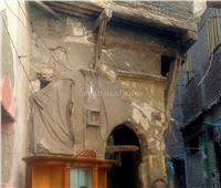 انهيار جزئي لعقار في الإسكندرية.. والحي: لا إصابات أو خسائر| صور