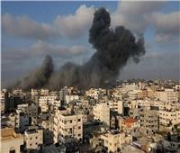 استشهاد 15 فلسطينيًا وإصابة 60 آخرين في قصف إسرائيلي لمربع سكني بخان يونس