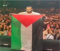 ويجز يرفع علم فلسطين في حفل كندا