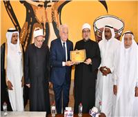 وزير الأوقاف يسلم محافظ جنوب سيناء شهادة الجودة لأربعة مساجد بالمحافظة      