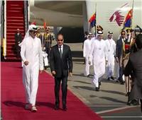 الرئيس السيسي يستقبل أمير قطر بمطار القاهرة 