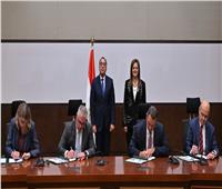 رئيس الوزراء يشهد توقيع اتفاقية لإنشاء مجمع صناعة السيارات بشرق بورسعيد