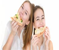 تحذير.. عادات غذائية خاطئة تضر صحة المراهقين