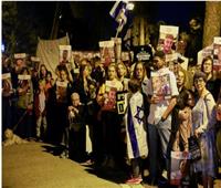 عائلات المحتجزين في غزة تطالب حكومة إسرائيل باتفاق الليلة للإفراج عنهم