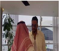 وصول رامي جمال إلى السعودية استعدادا لحفل «ليلة الدموع»