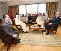 وزير الإسكان يلتقي وزير التجارة السعودي لبحث مجالات التعاون المشترك