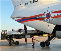 وصول طائرة مساعدات روسية مطار العريش تمهيدا لنقلها إلى غزة