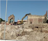 الانتهاء من ازالة مبنى مركز شباب الفسطاط بمصر القديمة لتوسعة كورنيش النيل
