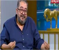 طارق عبد العزيز في لقائه الأخير مع عمرو الليثي: "أنا بسامح الناس عشان ربنا يسامحني"