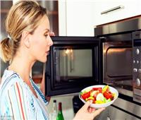 استخدام الميكروويف للطهي يومياً قد يضر بصحتك