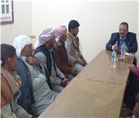 رئيس مدينة سفاجا يجتمع بزعماء قرية النصر لمناقشة الاستعدادات للانتخابات الرئاسية 