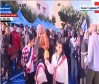 بالأعلام المصرية.. الأطفال أمام مقرات الاقتراع بانتخابات الرئاسة