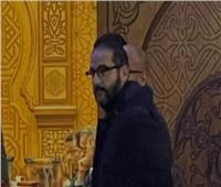 بحضور منى زكي.. بدء عزاء شقيق أحمد حلمي في مسجد الشرطة | صور