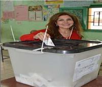 نادية مصطفى تدلي بصوتها في الانتخابات الرئاسية 2024