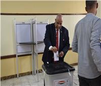 رئيس جامعة الأقصر يدلي بصوته في الانتخابات الرئاسية بلجنة عمار بن ياسر