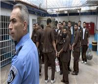 10 إجراءات إسرائيلية تزيد الأوضاع قسوة على الأسرى في سجن النقب 