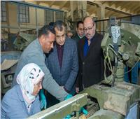 وزير الإنتاج الحربي يتابع انتظام العمل في "شبرا للصناعات الهندسية وحلوان لمحركات الديزل"