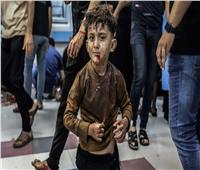وصول طفلين فلسطينيين لتلقي العلاج إلى فرنسا 