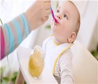 «سنة أولى أمومة».. شروط إدخال الطعام لطفلك عند عمر 4 شهور