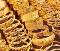 تراجع أسعار الذهب العالمية وارتفاع 35 جنيهًا بالسوق المحلية