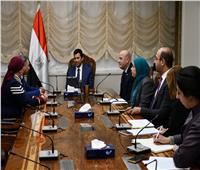 وزير الشباب والرياضة يلتقي رئيس اتحاد العمال المصريين بإيطاليا 
