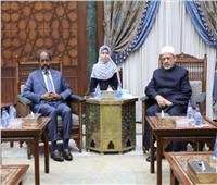 الإمام الأكبر يستقبل الرئيس الصومالي ويؤكِّد تضامن الأزهر في الحفاظ على وحدة أرضه 