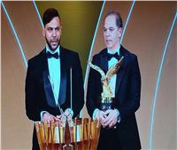 عادل إمام عقب تكريمه بجائزة زعيم الفن العربي : «أنا بحبكوا كتير»