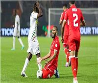منتخب تونس بالقميص الأحمر أمام جنوب إفريقيا